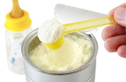 99 lô sữa Pháp bị nhiễm khuẩn Salmonella Agona đã nhập khẩu vào Việt Nam